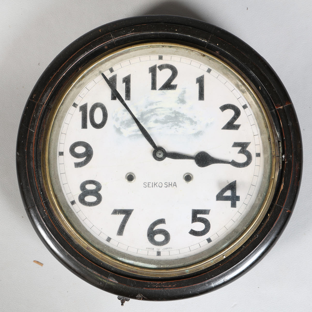 A SEIKOSHA WALL CLOCK.