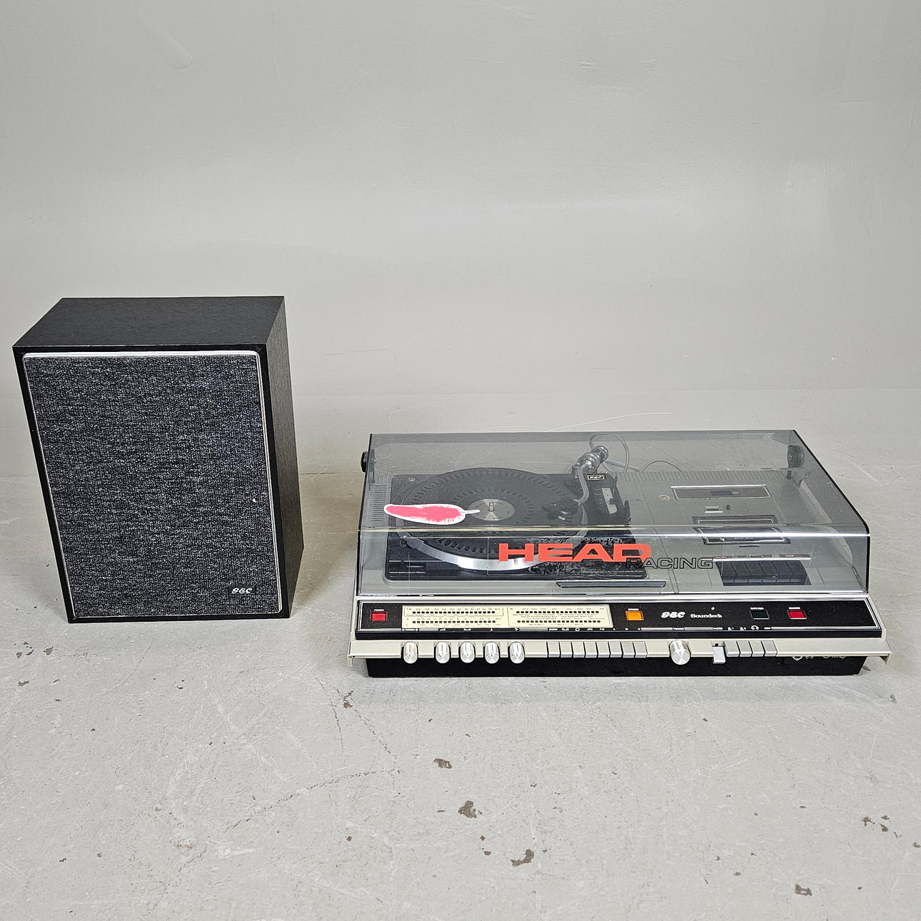 TURNTABLES AND SPEAKERS, GEC.