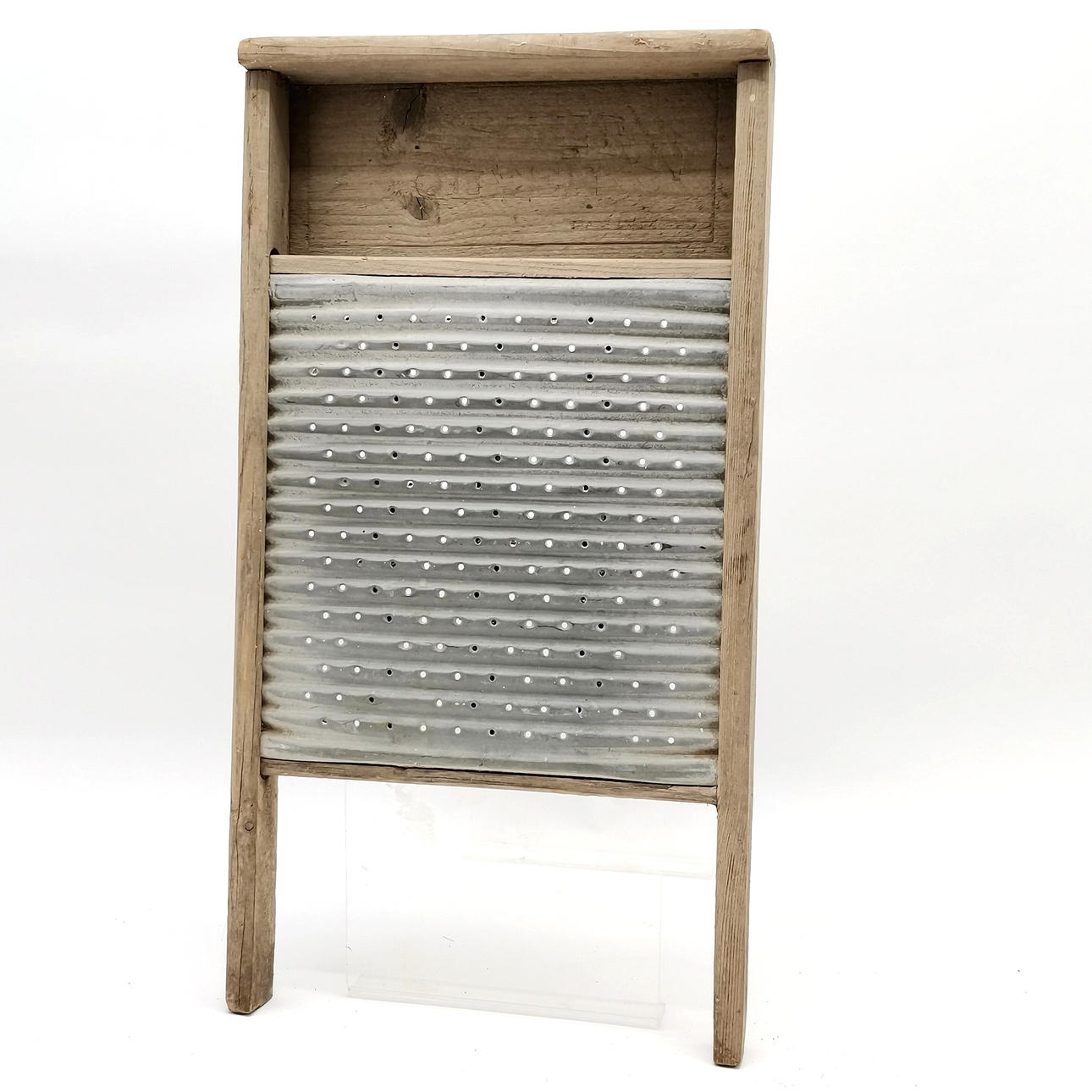 ANTIK TRÆVASKEBRÆT MED ZINKINDSATS.