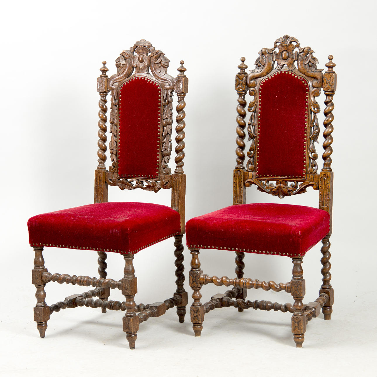 STOLAR, 1 par, ek med röd plyschklädsel, barockstil.