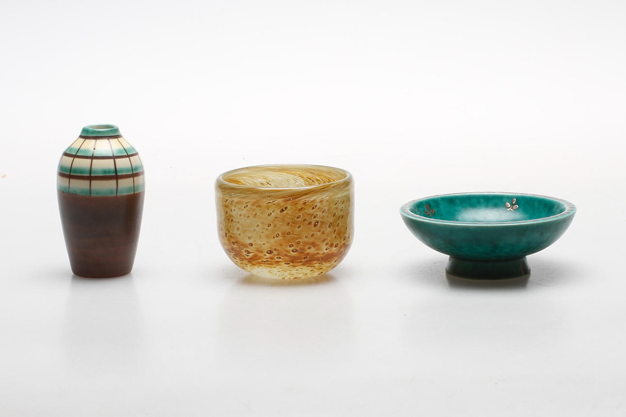 SKÅLAR, 2st samt VAS. Keramik och glas. Bo Fajans, Gustavsberg samt Boda-Åfors.