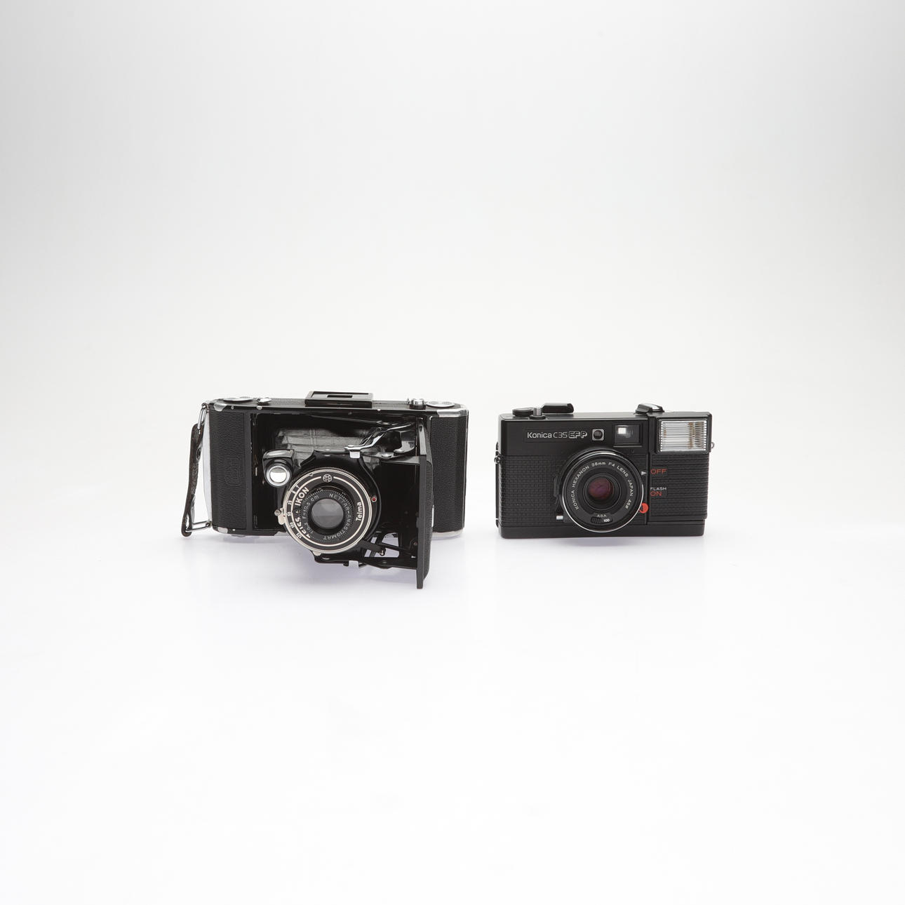 KAMERAS, 2 Stück, Konica C35 EFP und Zeiss Ikon.