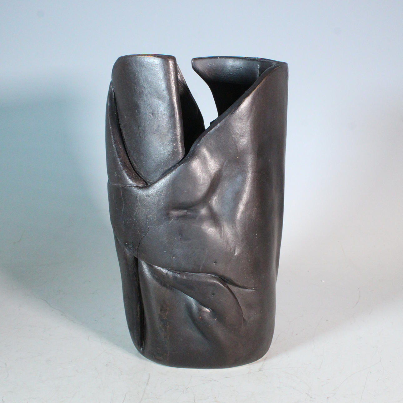 RENATE FULLAND. “Folded chalice”, ceramic, unique.