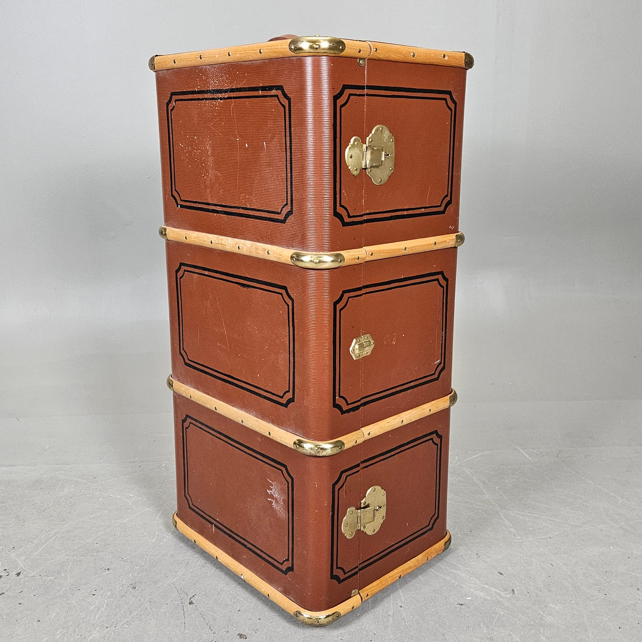 A suitcase, 20th century.