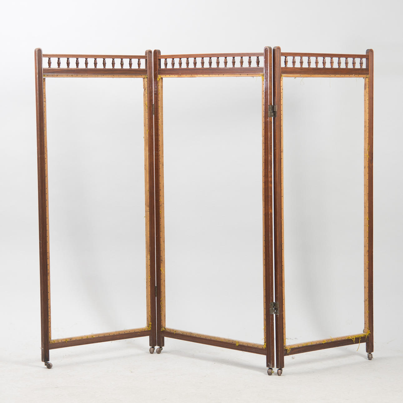 VIKSKÄRM på hjul, mahogny, nyrenässans.