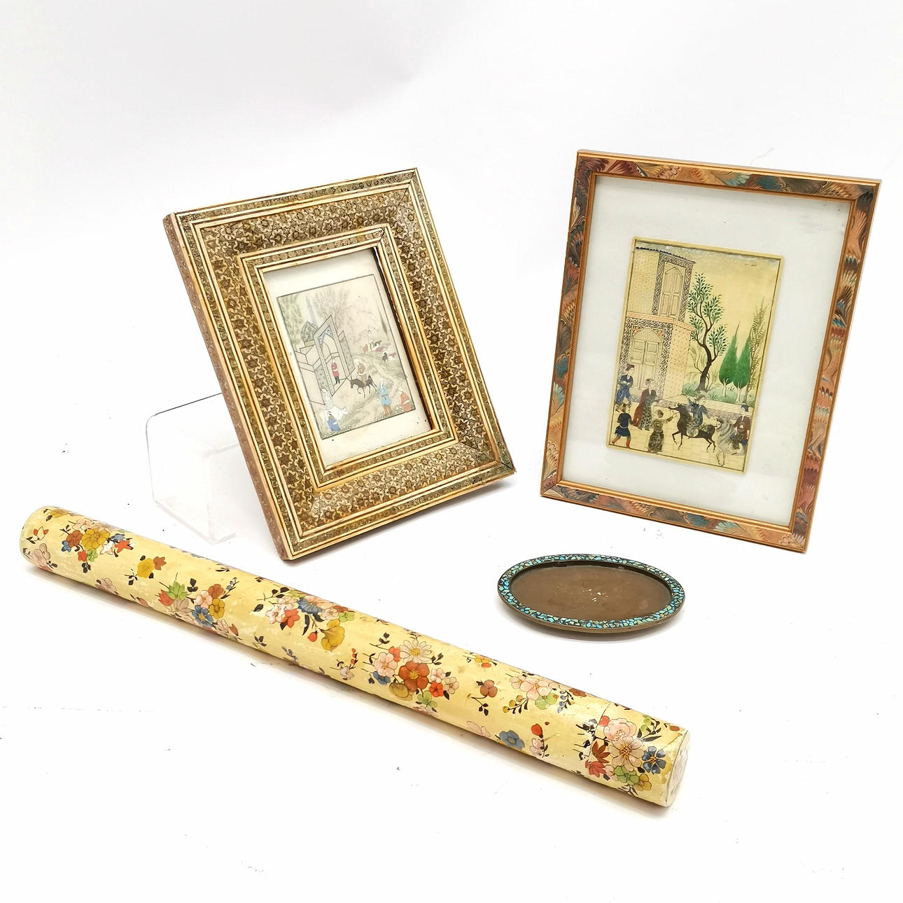 4 X MELLANÖSTERNFÖREMÅL.