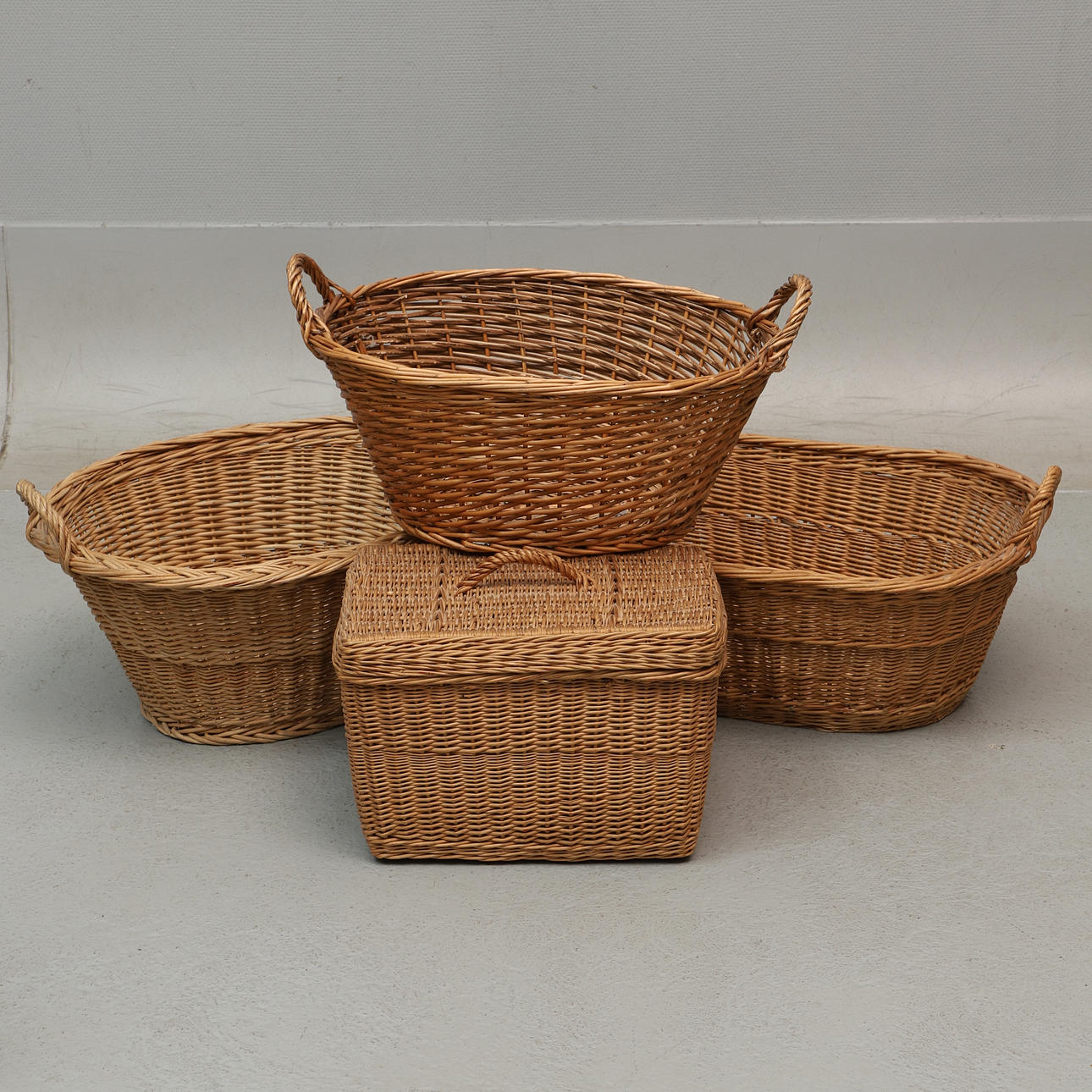 KORGAR, 4 st. rotting, 1900-tal.