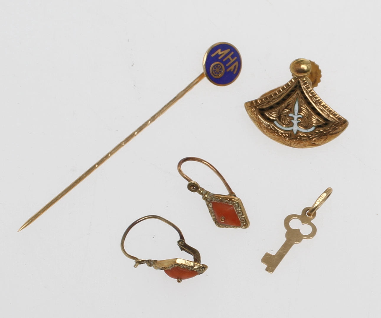 PARTI SKROTGULD, 14k samt 18k, totalvikt 3,7 gram.