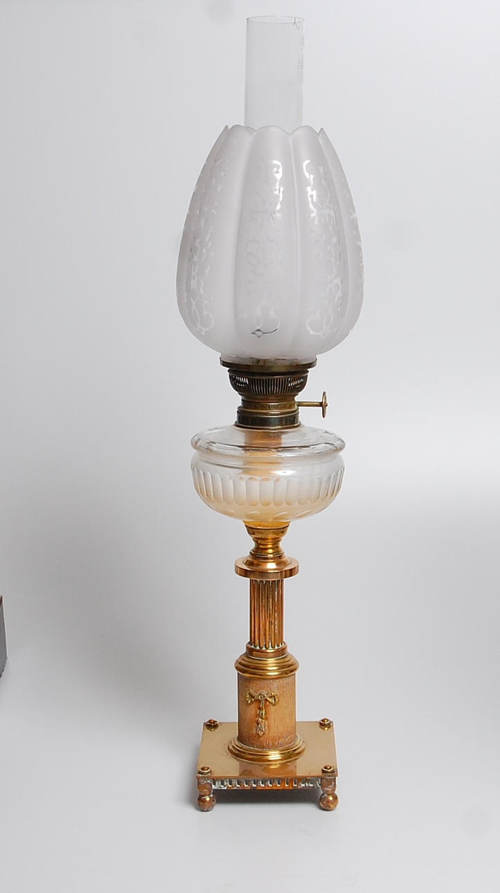 BORDSFOTOGENLAMPA, 1900 talets första hälft.