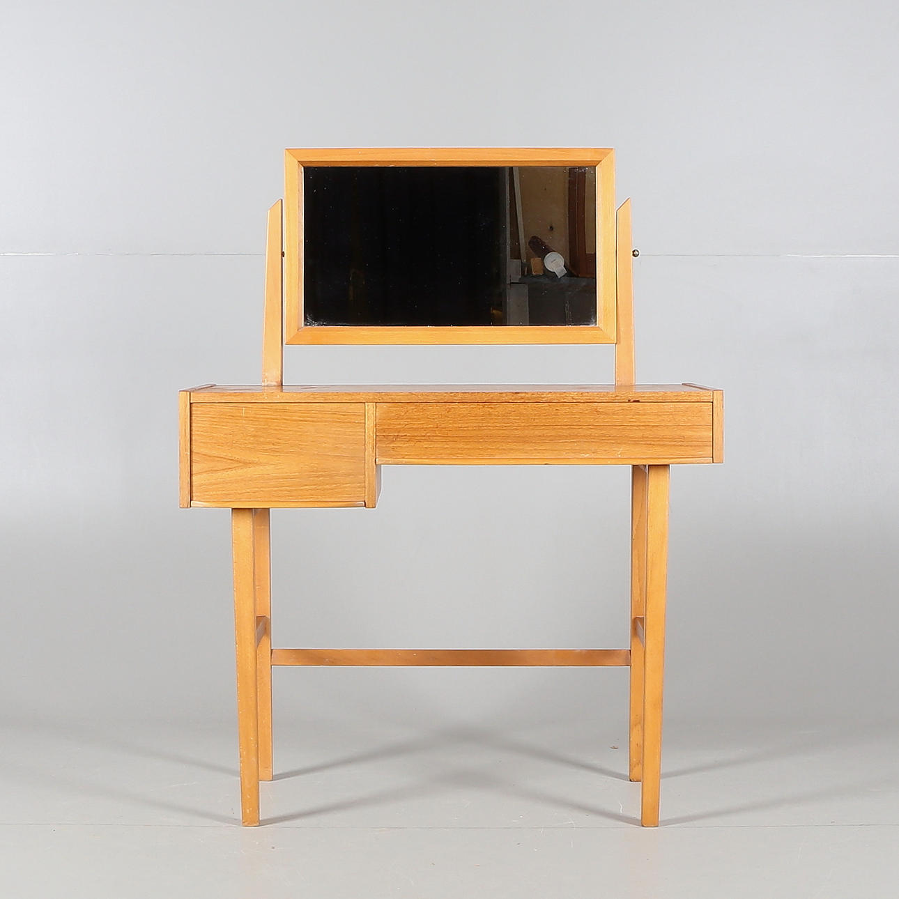 SMINKBORD, fanérat med teak, 1950/60-tal.