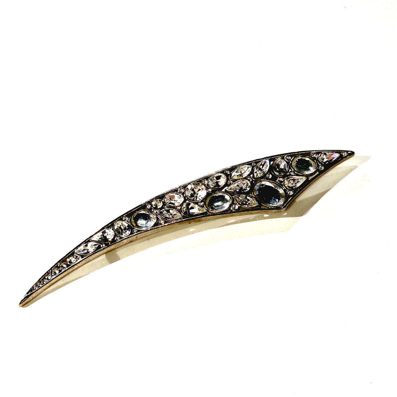 SCHERRER. Large brooch of different sizes of zircons. Silver metal frame.