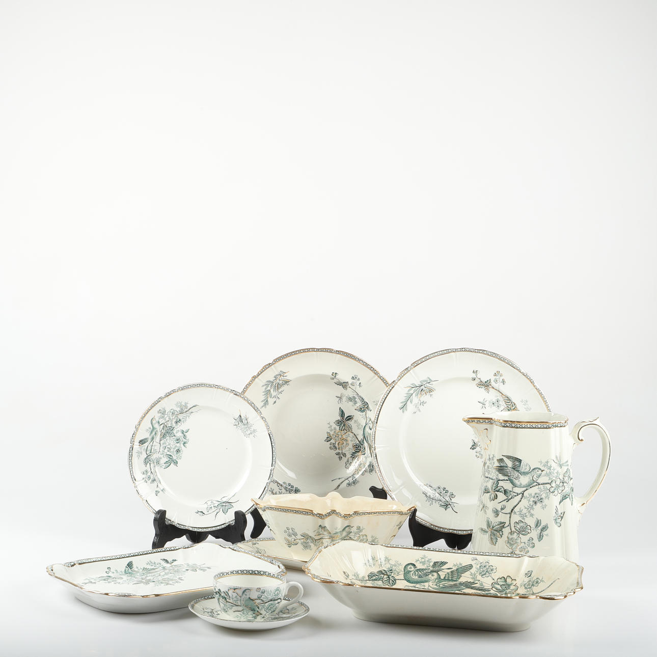 Coffee and dining set, 65 pieces, “Wexiö Guld”, flintware, Gustafsberg.