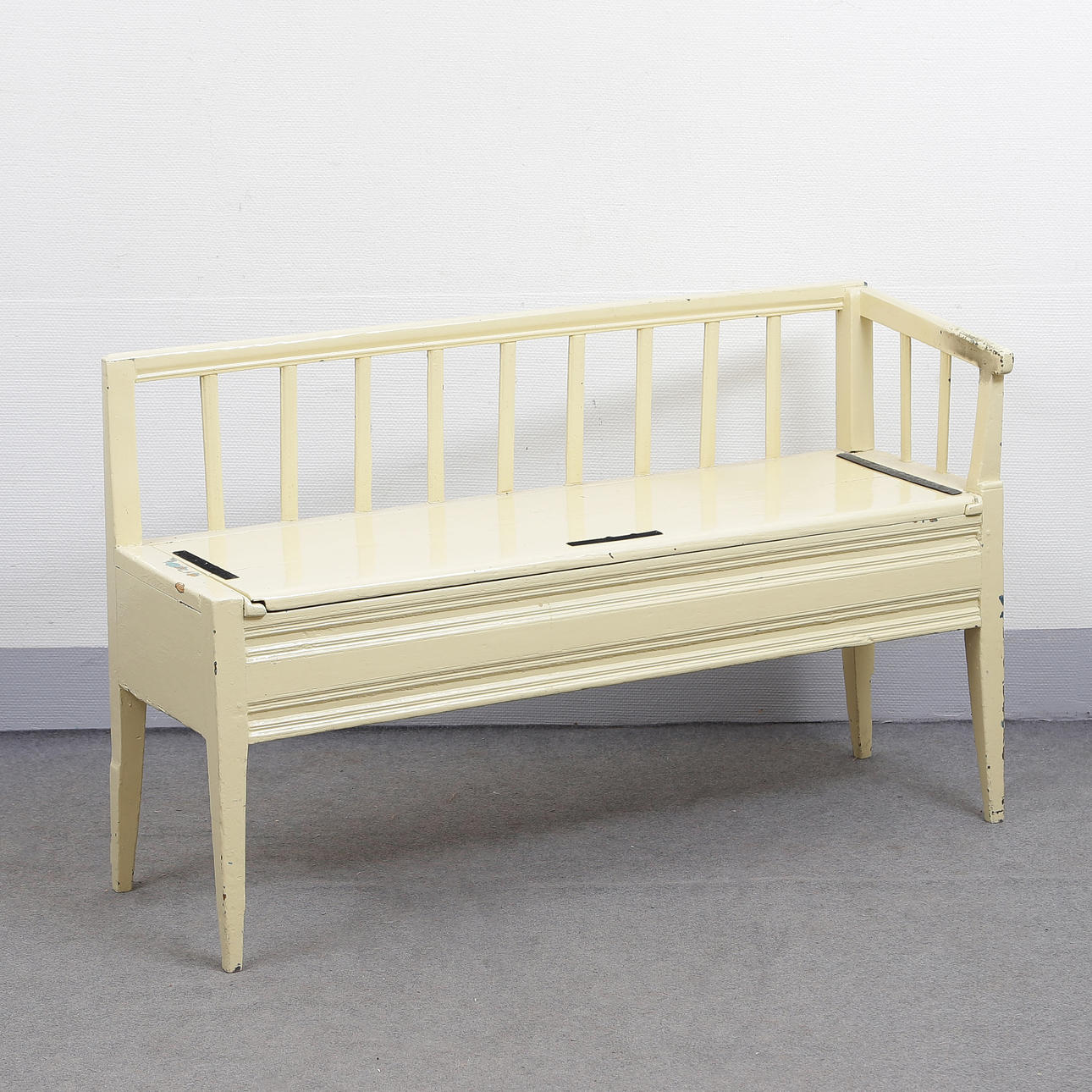 LITEN KÖKSSOFFA, ALLMOGE, TIDIGT 1800-TAL.