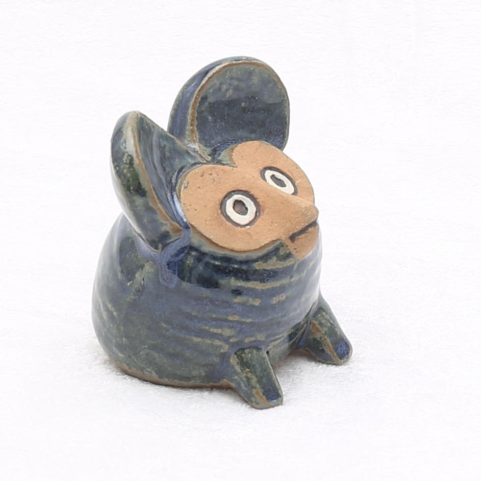 FIGURIN, keramik, mus, Lisa Larsson.