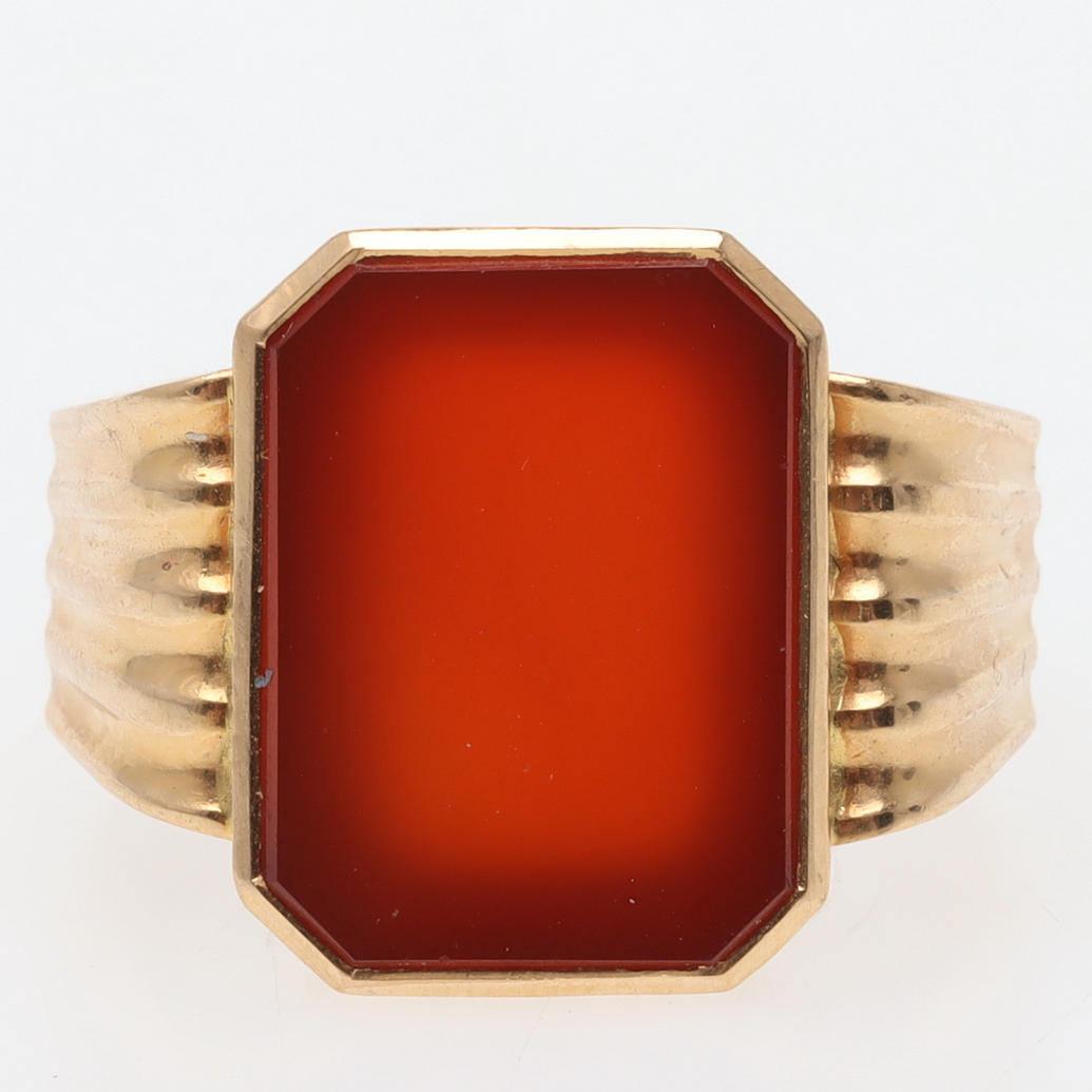 RING, 18 K Gold mit Karneol.