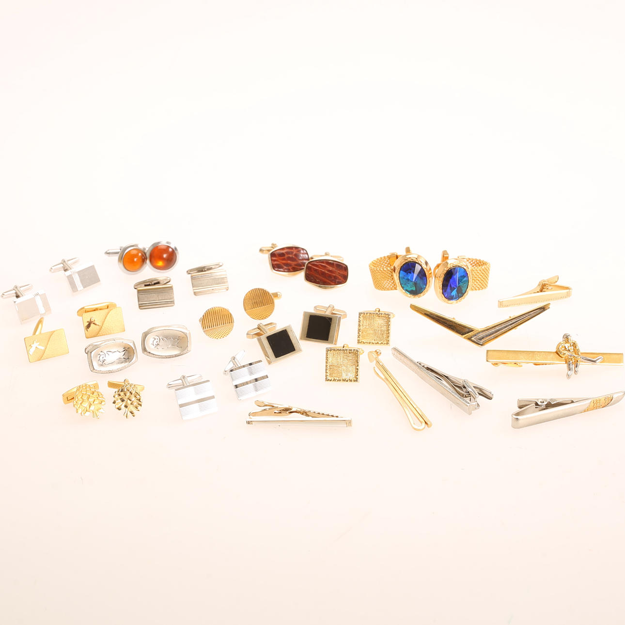 BIJOUTERIE, Tie Holders and Cufflinks.