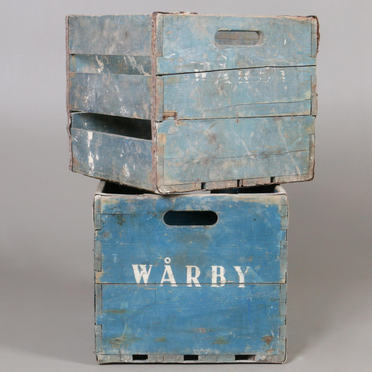 TRÄLÅDOR, 2 st. Wårby, 1900-tal.