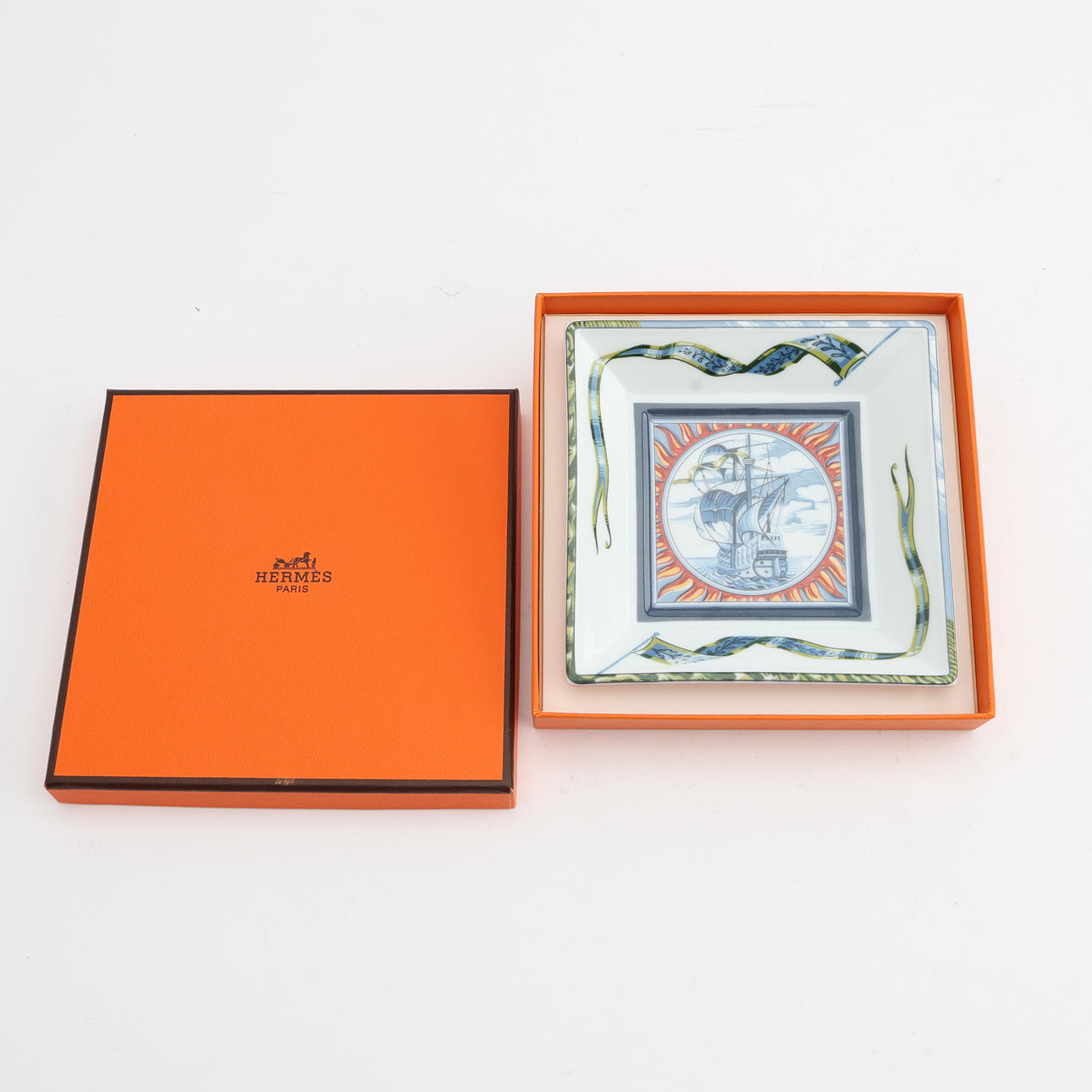 HERMÈS, from the series “Patchwork Alizés”, ashtray, porcelain.