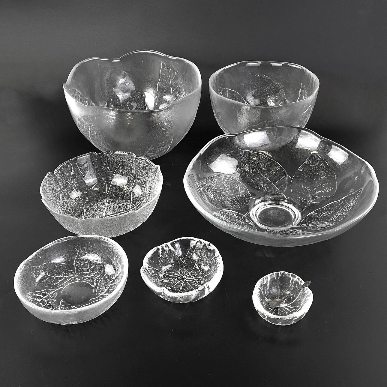 BOWLS, 6 + 1 pieces, of which 6 “Party”, Göran Wärff, Kosta Boda