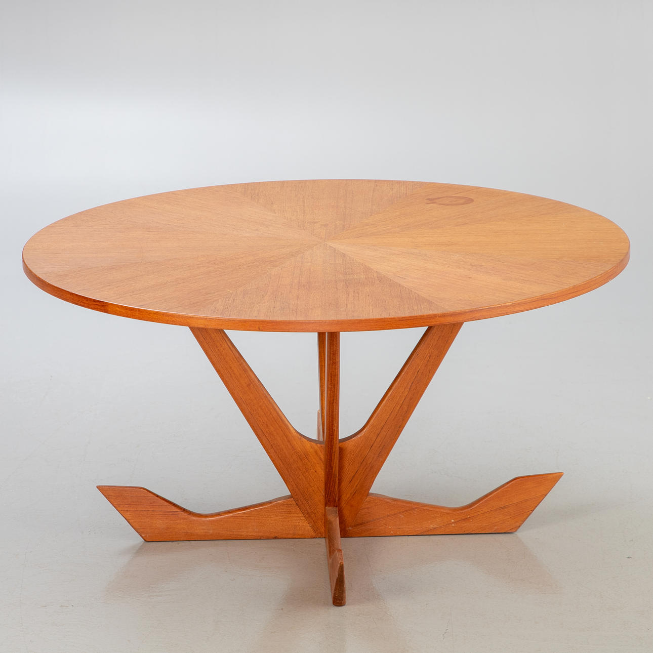 SOREN HOLGER GEORG JENSEN. Round coffee table Denmark, 1950s.