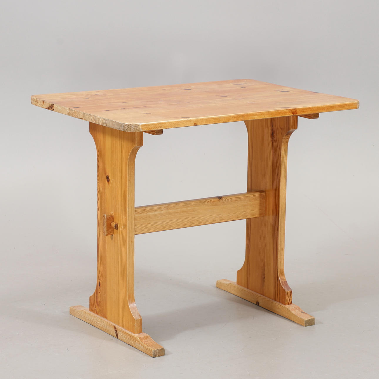 A table, pine, 1970s/1980s.