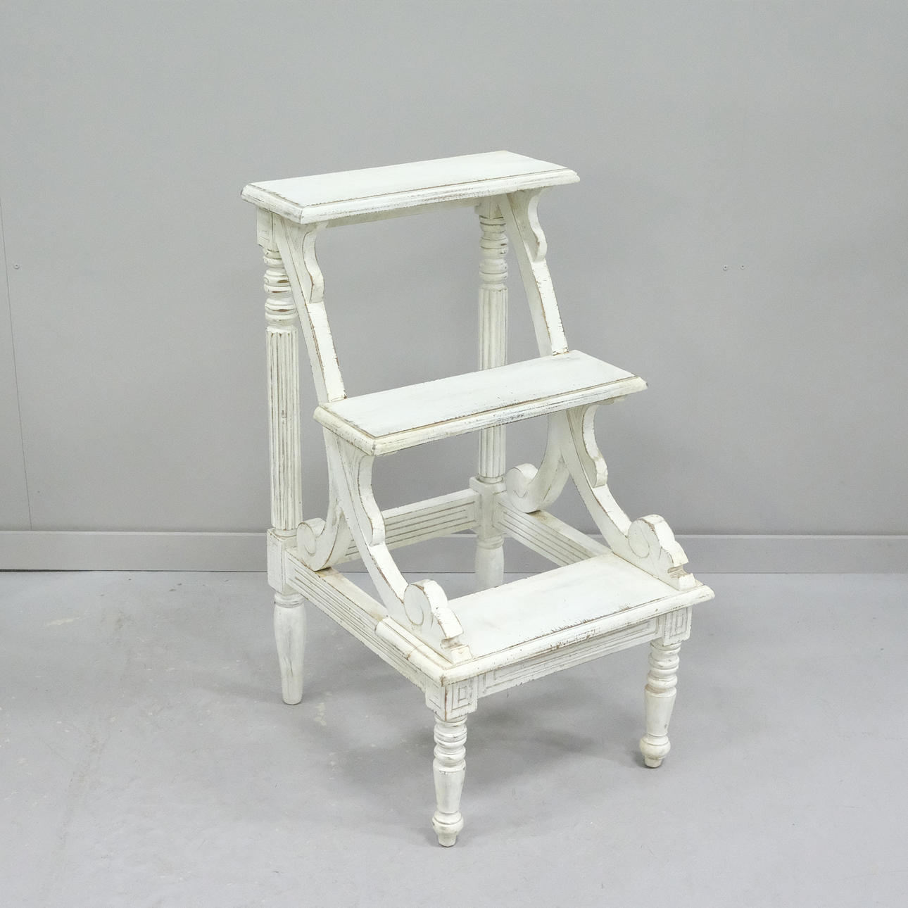 LEITER DER BIBLIOTHEK.