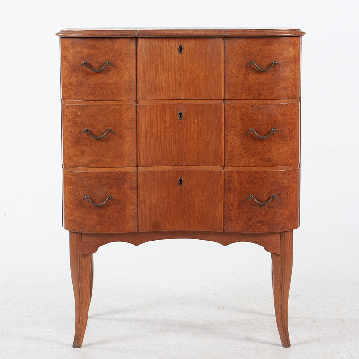 Kommode in Rokokoform.