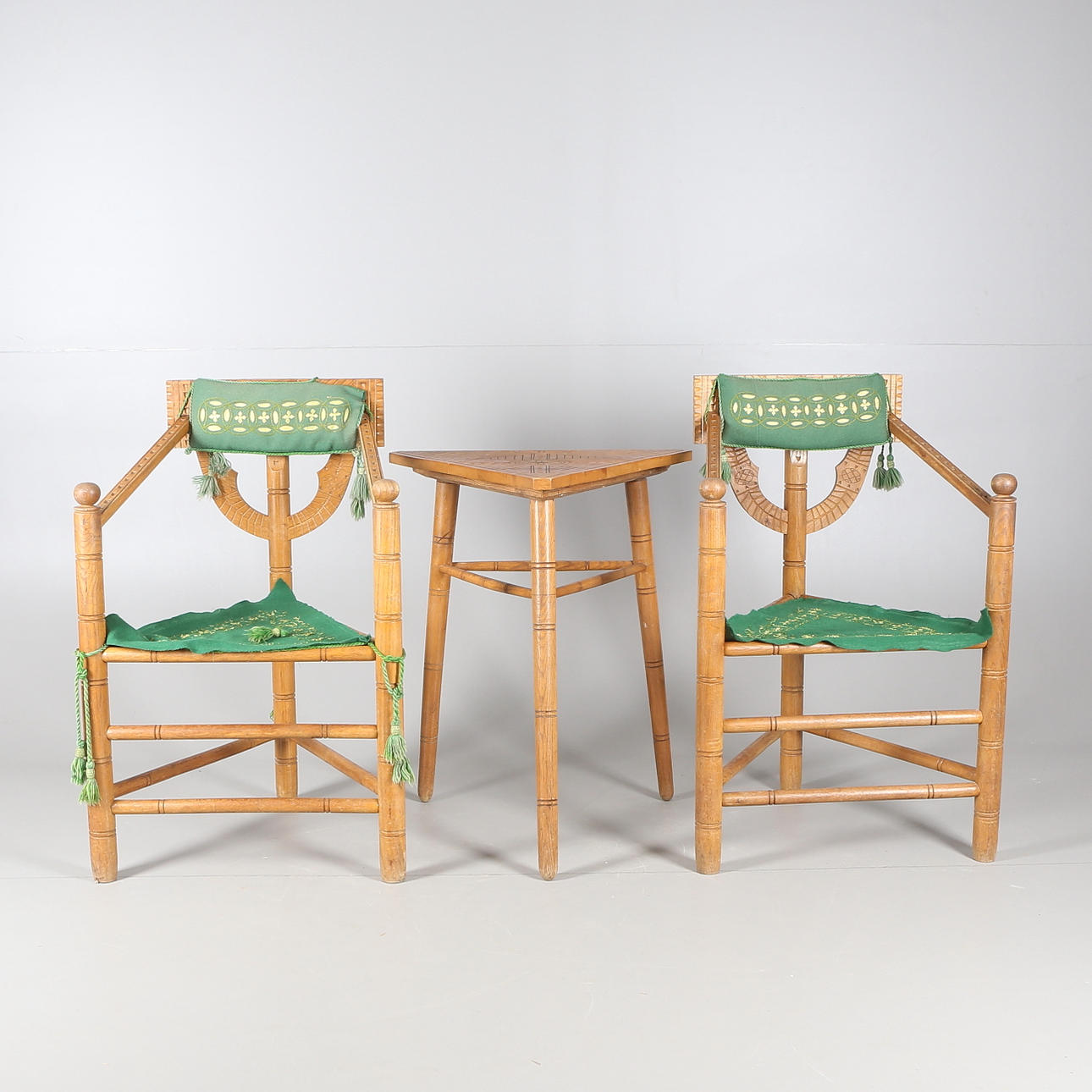 MUNK-MÖBLER, 3 delar, trä, 1900-tal.