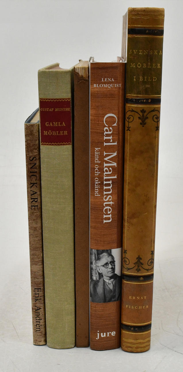 Böcker om möbler och snickare. 5 volymer.