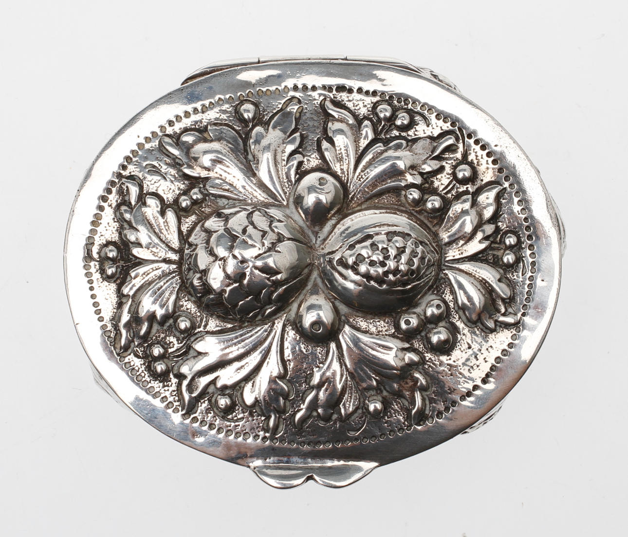 LOCKDOSA, silver, Göteborg 1931, vikt ca 59,3 gram.