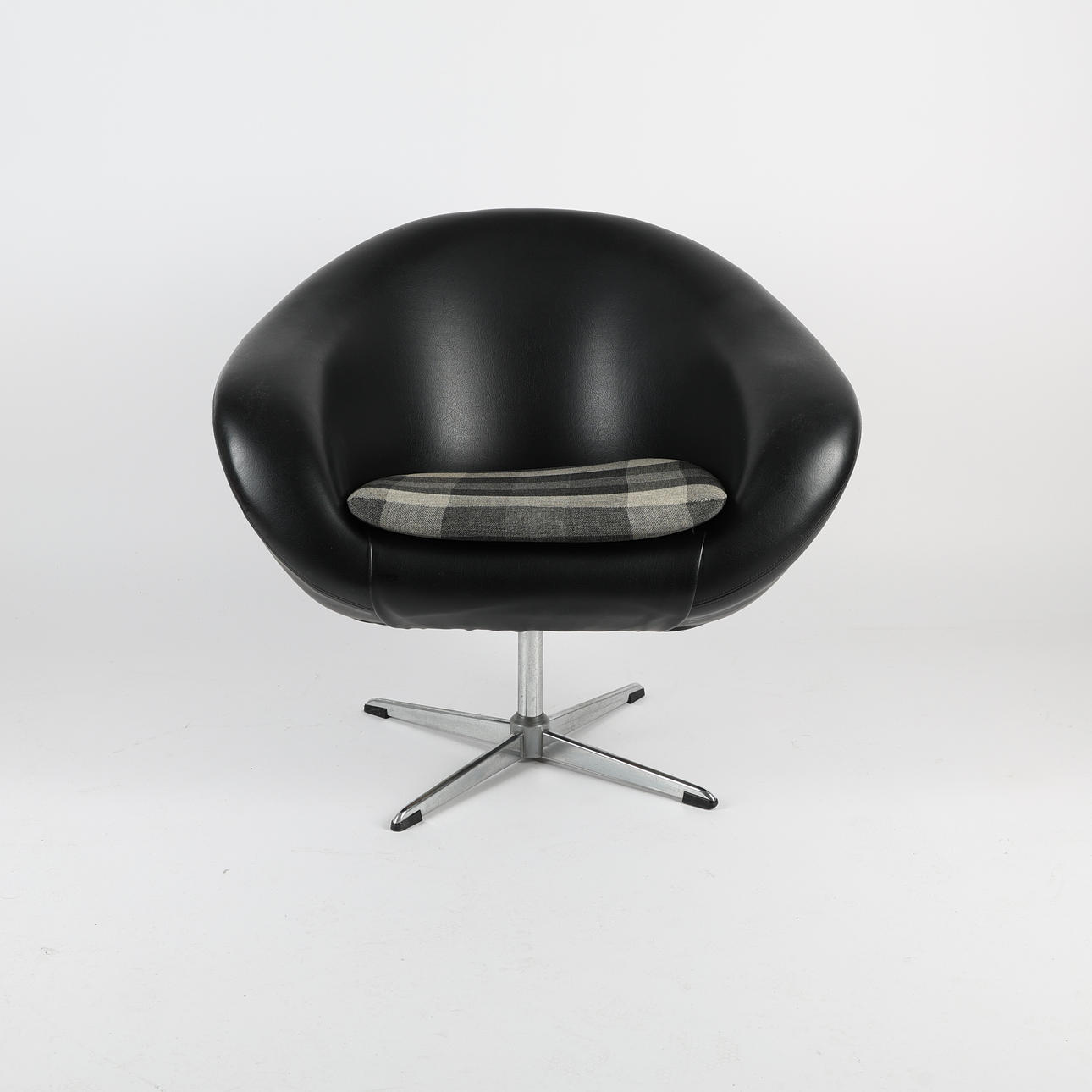 SILLÓN SPINNING, galón negro, años 60.