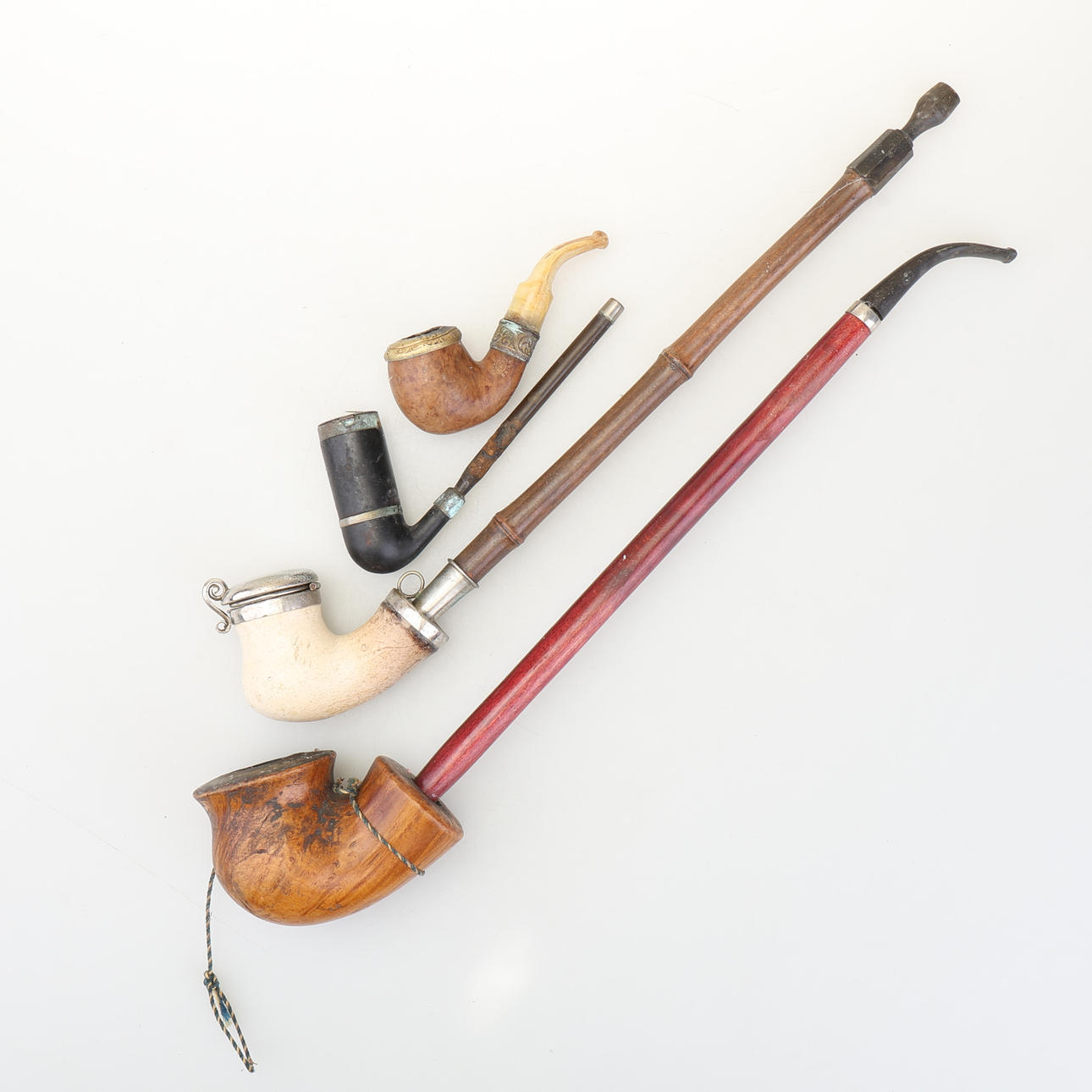 PIPSAMLING, 5 delar, 1800/1900-tal.