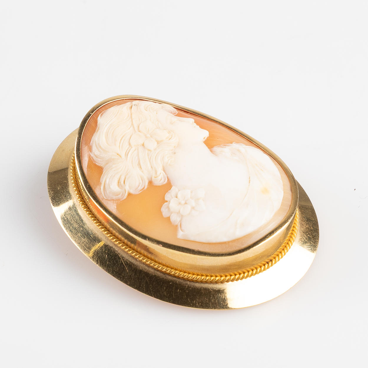 CAMOUFLAGE BROCHE/ VEDHÆNG, 18K guld, 1926.