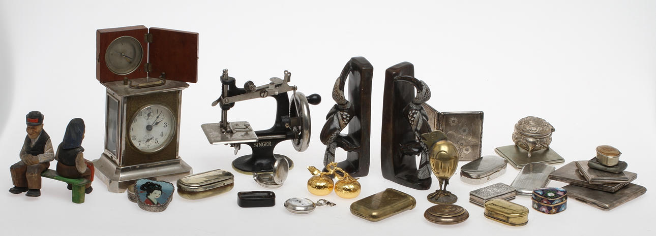 PARTI DIVERSE, bla bockstöd och dosor.