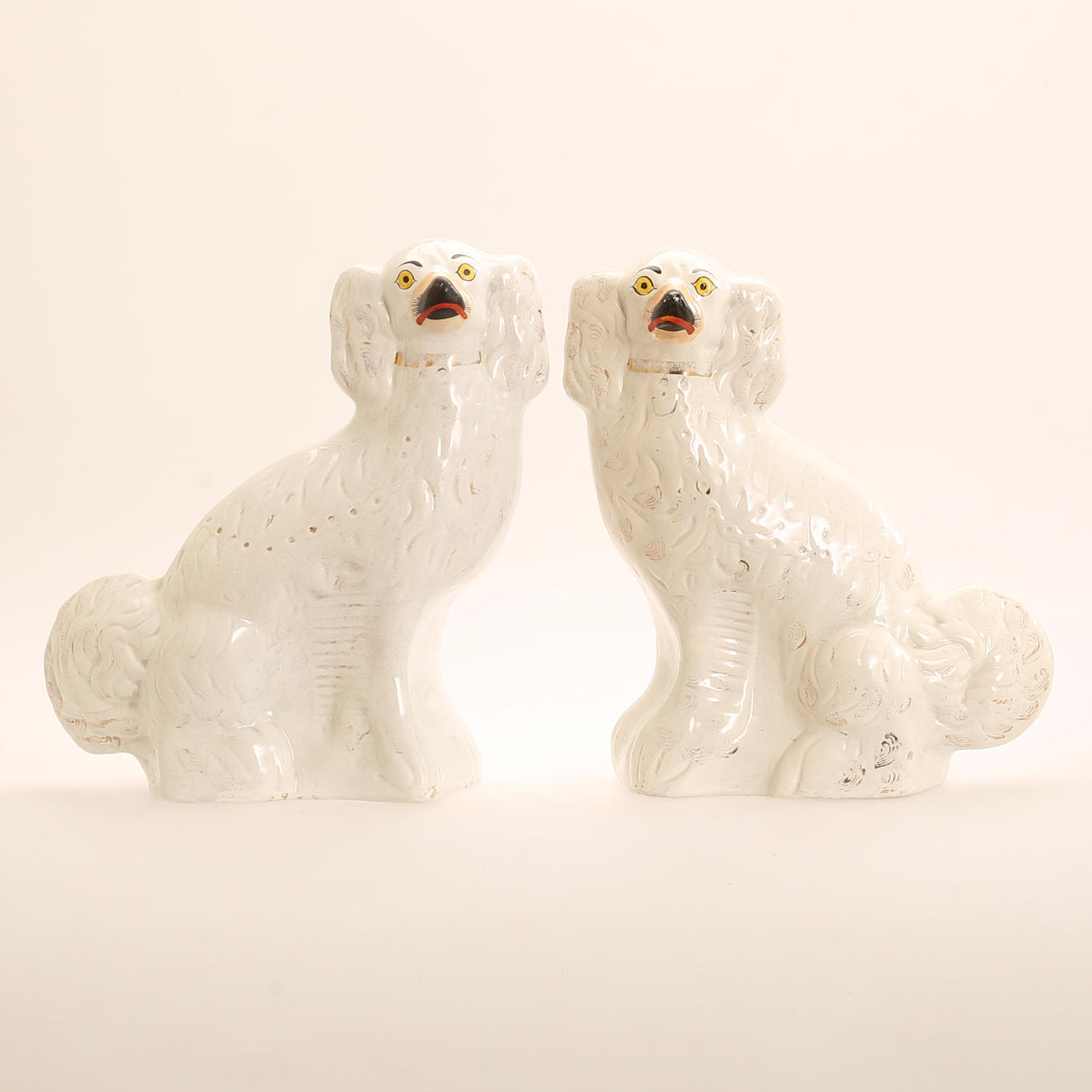 Dos figuras de pedernal, Staffordshire, Inglaterra.