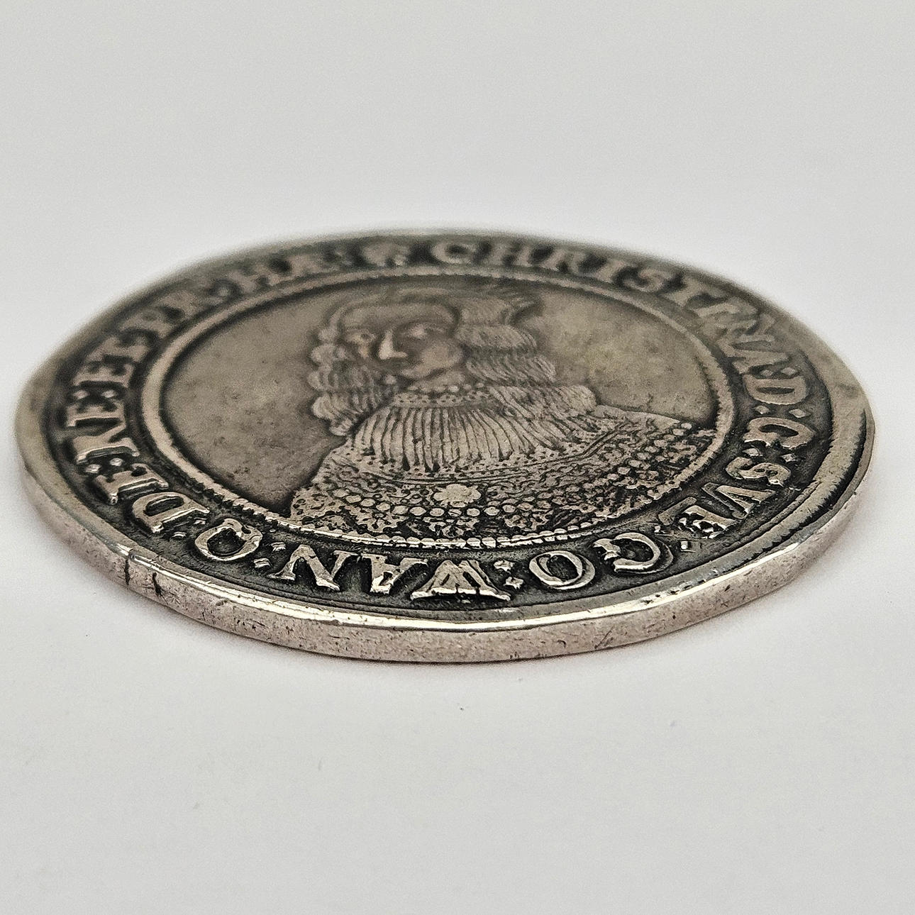 A coin, Christina, riksdaler, 1643. Weight approx. 28.1 grams. Coins,  Medals & Stamps - Coins & Banknotes - Auctionet