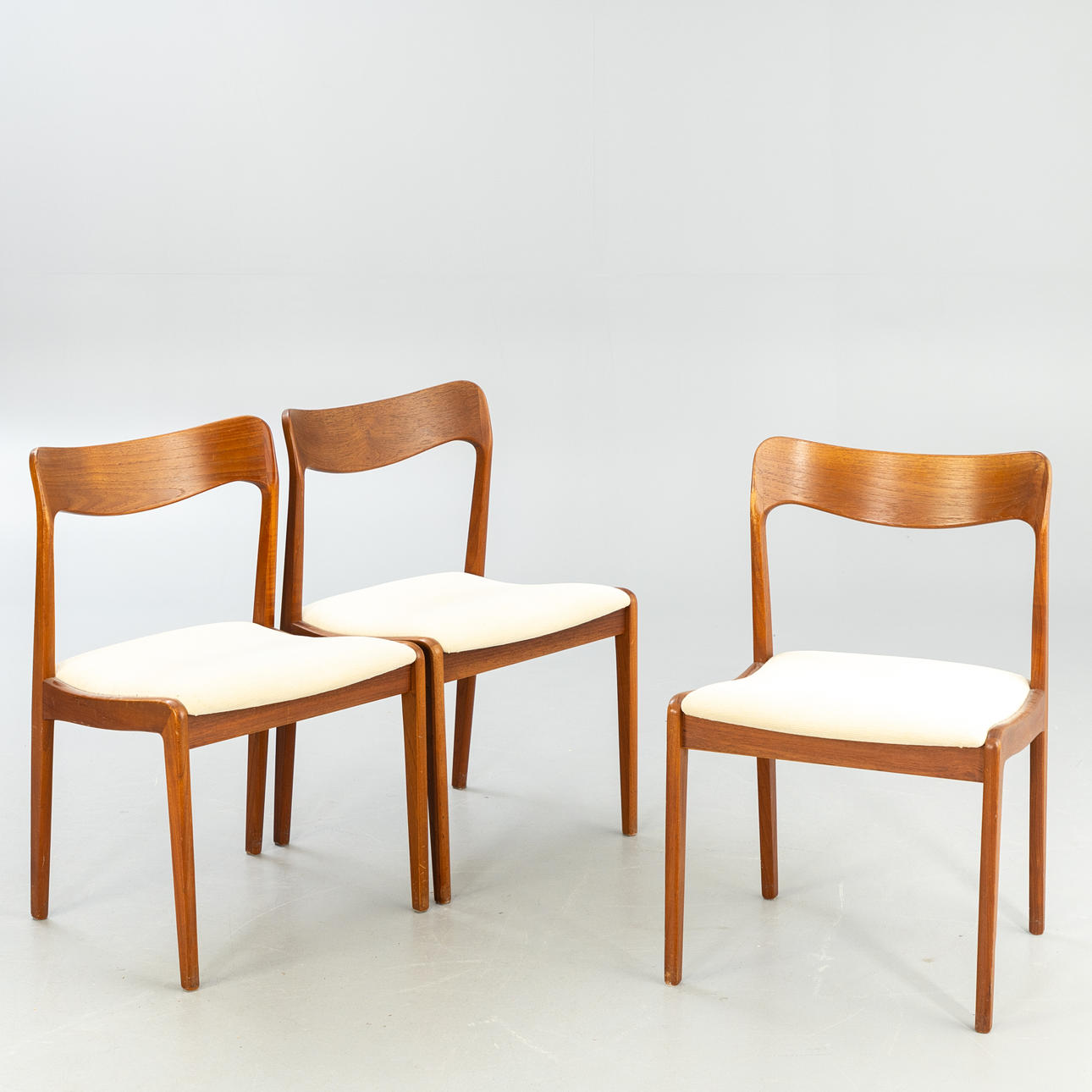 3 teak chairs/dining room chairs, 1960s.