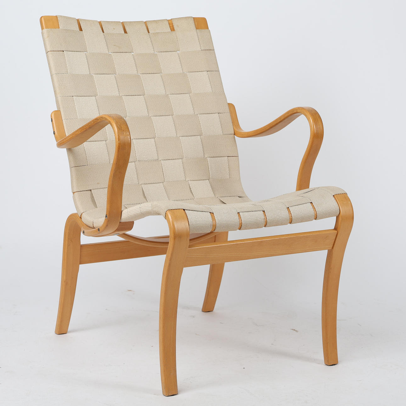 BRUNO MATHSSON. Armchair, “Mina”, beech, saddle.