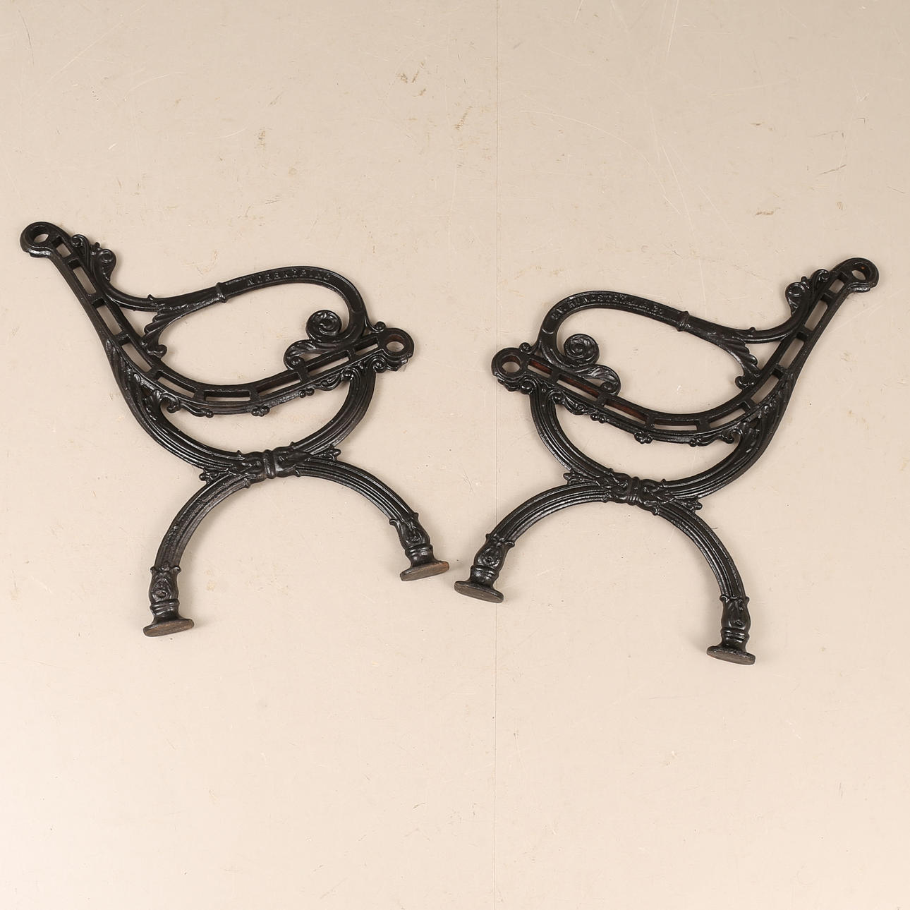 STØBEJERNSGAVLER, mærket Norrköping, Rundström & Co.