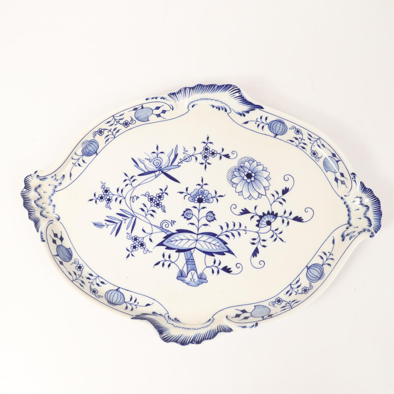 SERVING DISH, onion pattern, porcelain, Meissen.