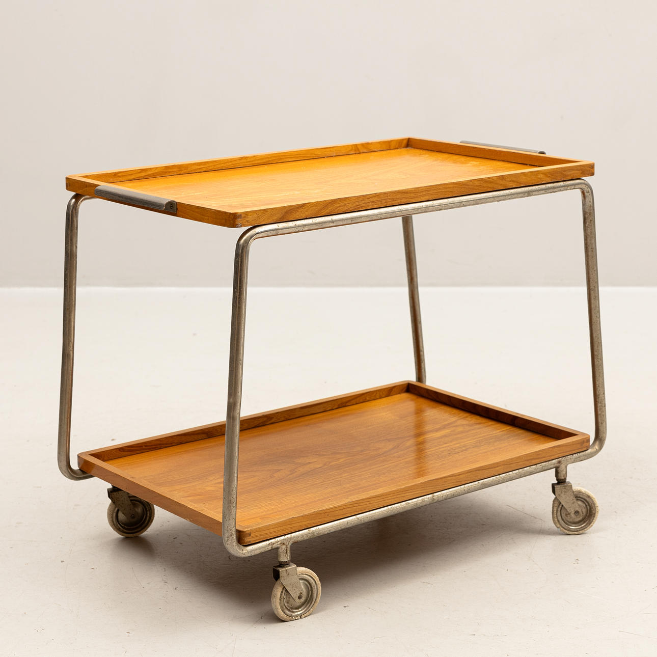 A functional dining trolley, 1930s/40s.
