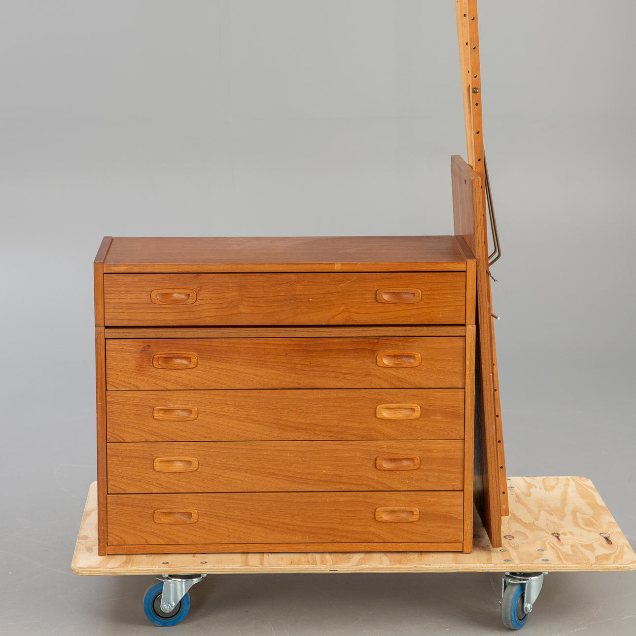 Preben Sørensen. PS reolsystem, teak. 5-delt sæt.