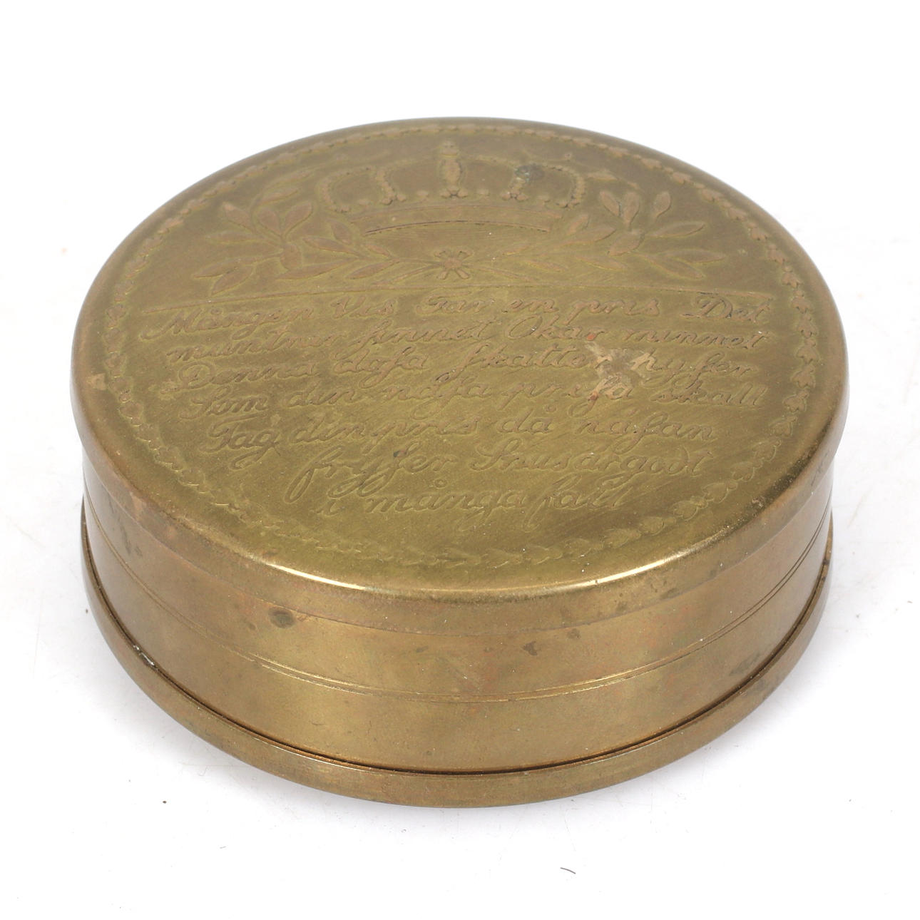 A brass snus box, Skultuna.