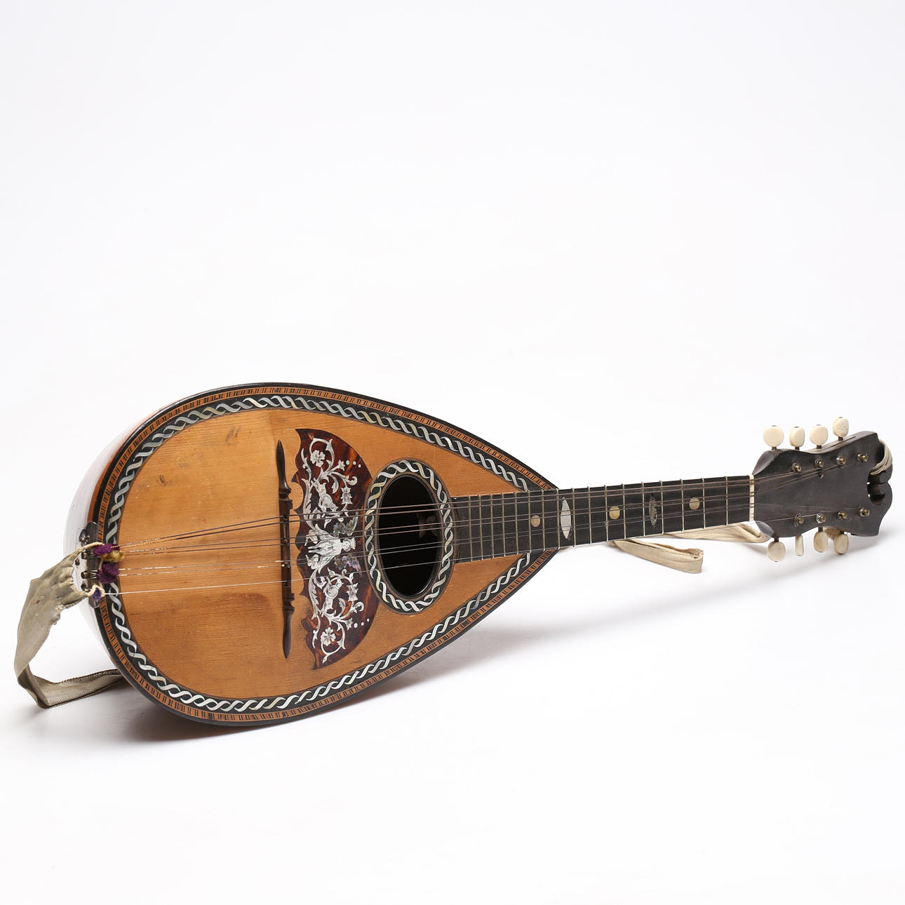Mandolin, early 20th century.