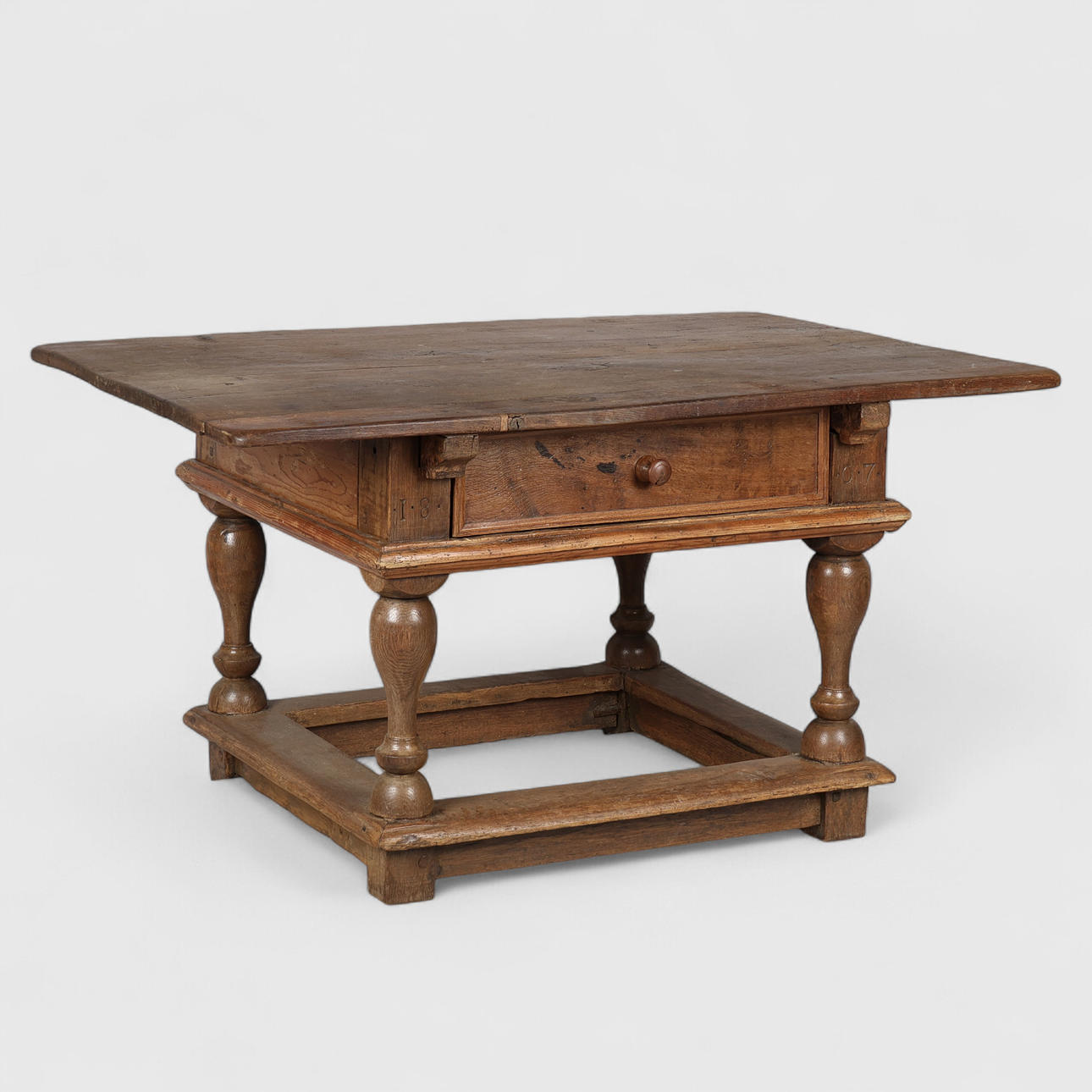 Barocktisch aus Eiche 17-1800.