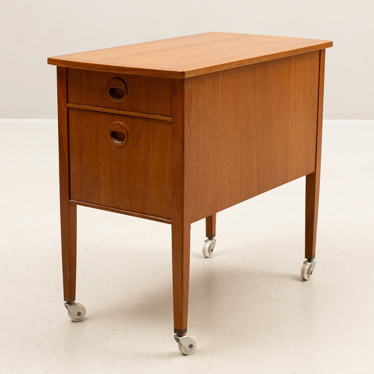 SYHURTS, teak, midten af 1900-tallet.