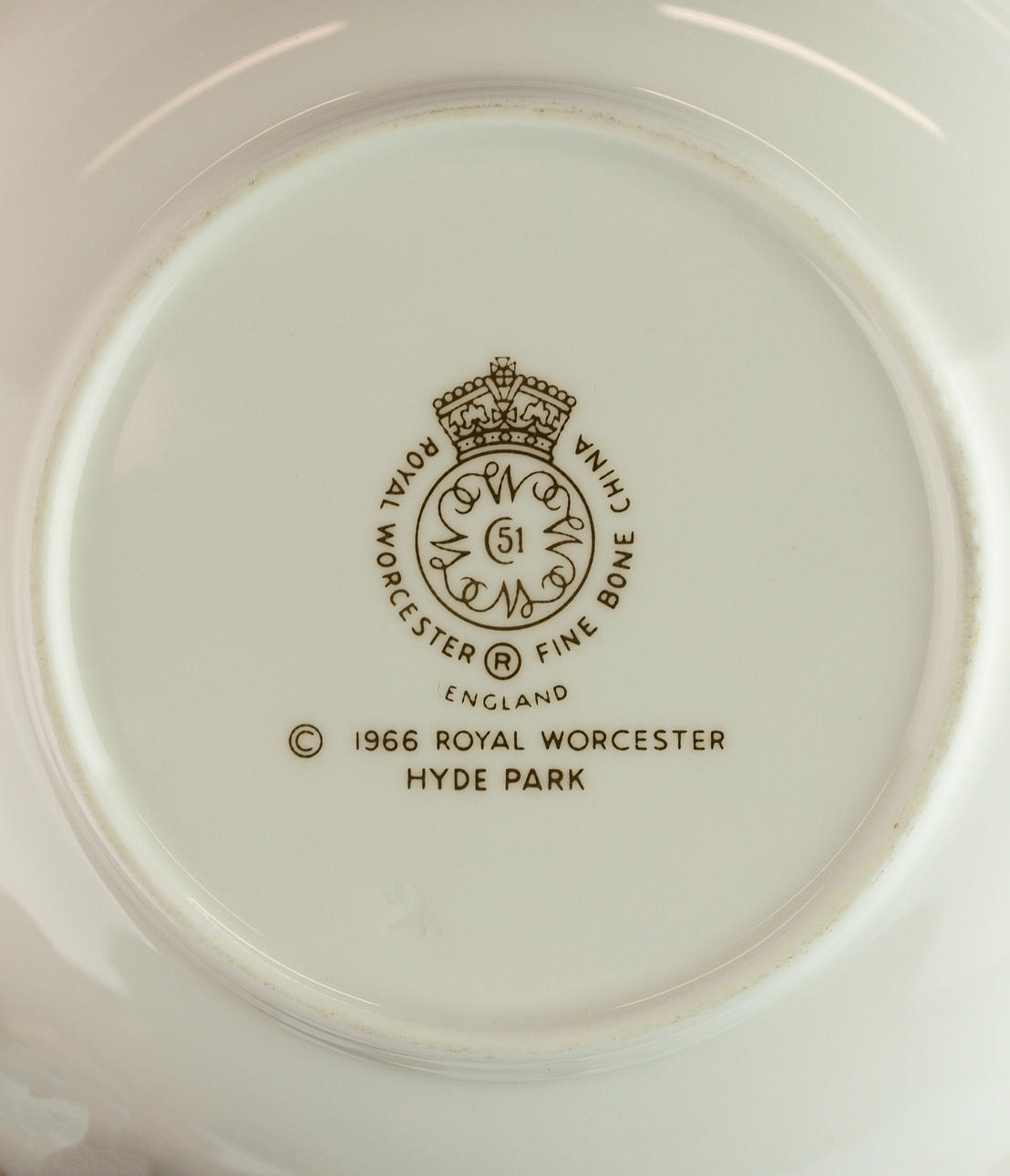 ROYAL WORCESTER. 'HYDE PARK' PART DINNER SERVICE. Ceramics