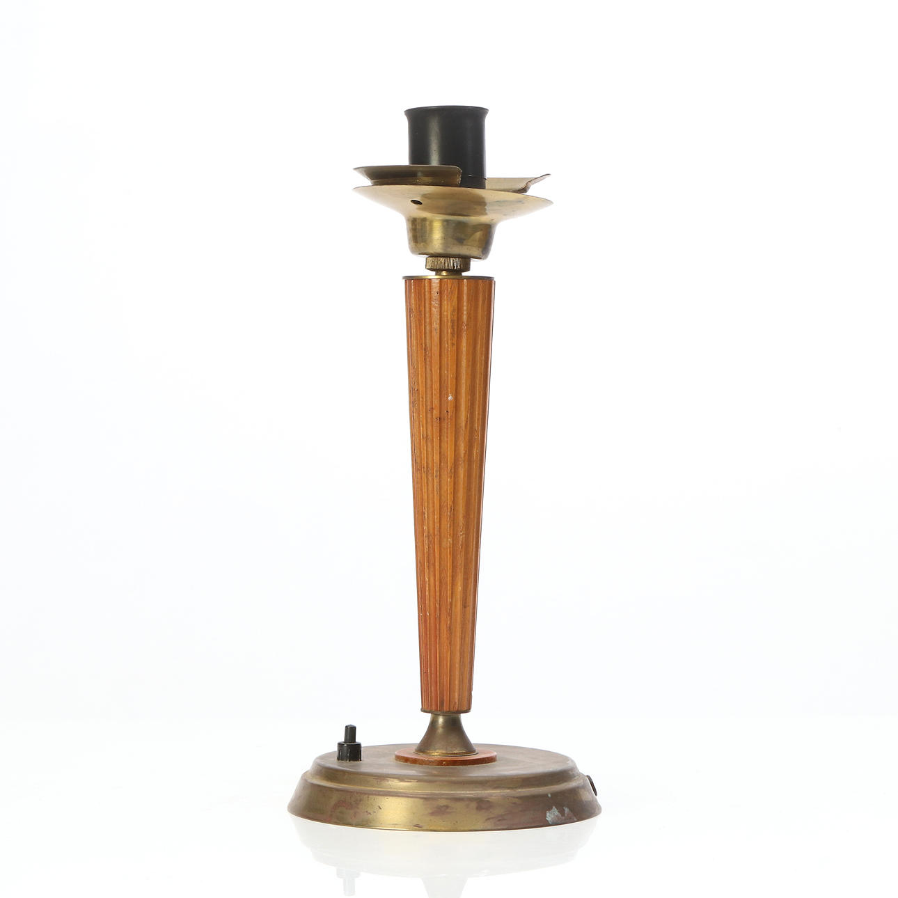 TABLE LAMP. Brass and stained beech. 1940s.