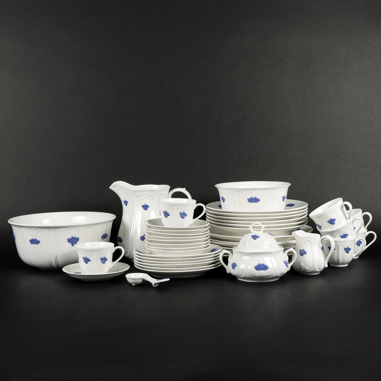 LEBENSMITTELSERVICE Blå Blom, Old Gustavsberg.