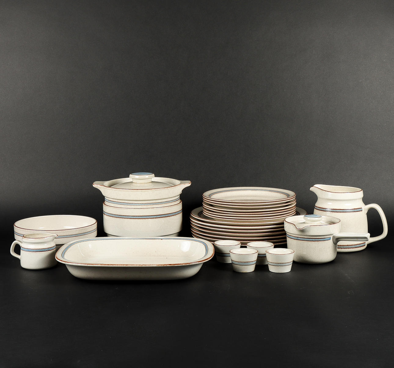 JACKIE LYND. Geschirr „Dalom“ Rörstrand.